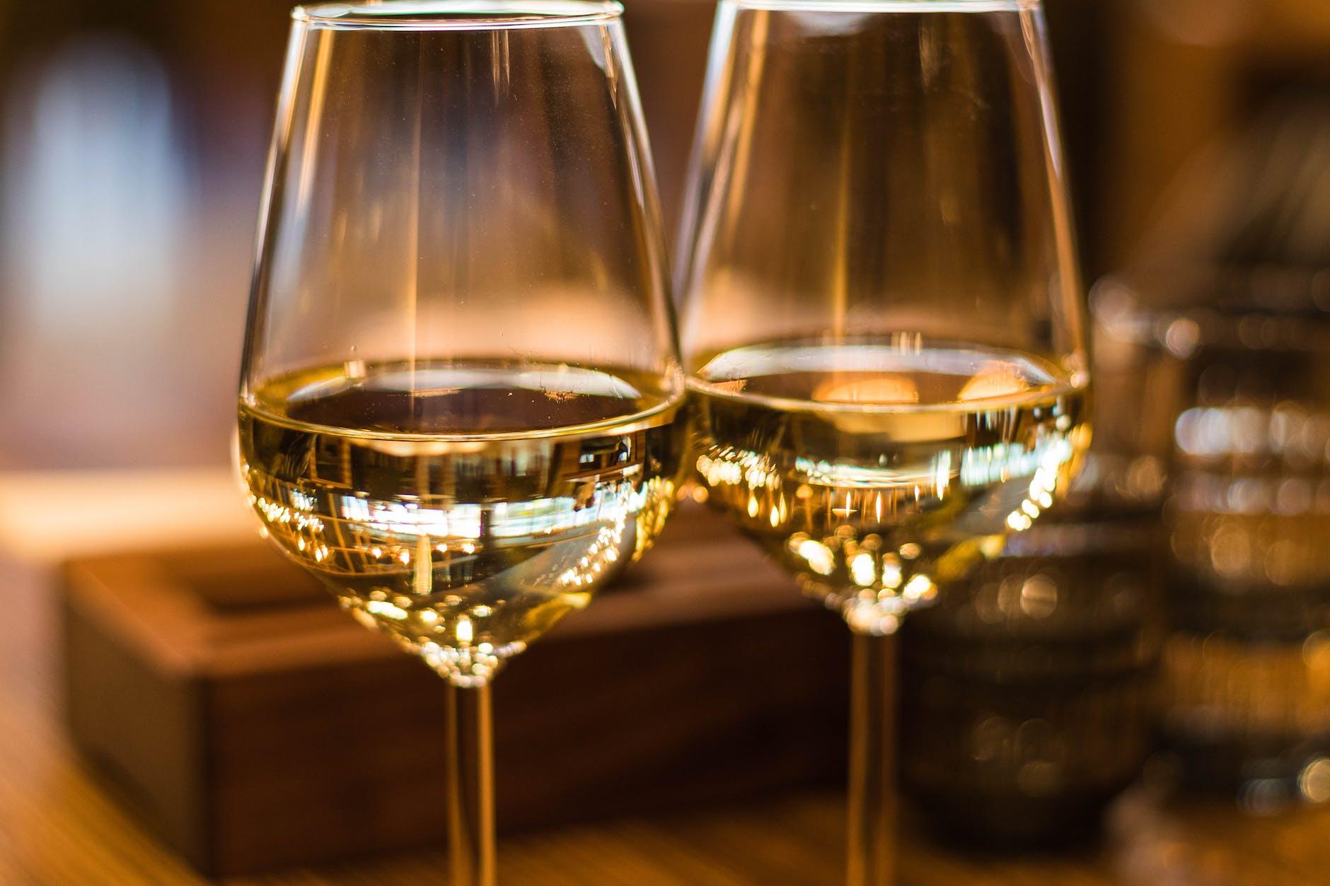 Top 10 White Wine Shops in Europe: Introducing the Finest Selections